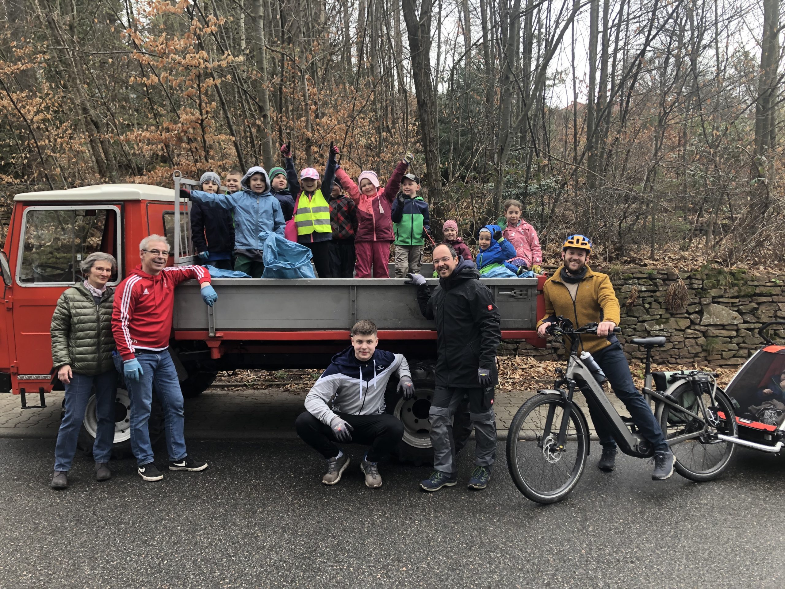 Gemeinsame Waldputzaktion von ForstBW und BGW Wilhelmsfeld!